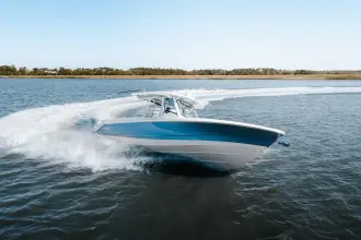 Thumbnail von Boston Whaler 360 Outrage