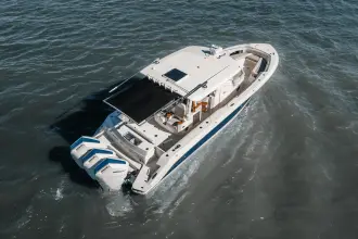 Thumbnail von Boston Whaler 360 Outrage