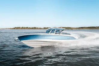 Thumbnail von Boston Whaler 360 Outrage