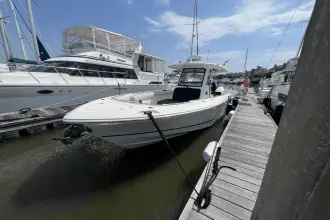 Thumbnail von Boston Whaler 330 Outrage