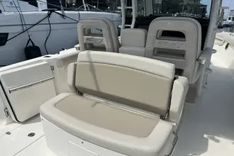 Thumbnail von Boston Whaler 330 Outrage