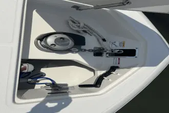 Thumbnail von Boston Whaler 330 Outrage