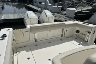Thumbnail von Boston Whaler 330 Outrage