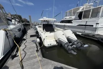 Thumbnail von Boston Whaler 330 Outrage