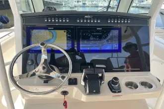 Thumbnail von Boston Whaler 330 Outrage