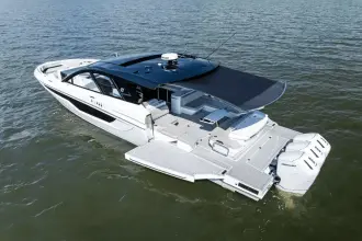Thumbnail von Cruisers Yachts 50 GLS OB