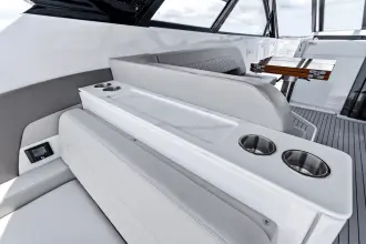 Thumbnail von Cruisers Yachts 50 GLS OB