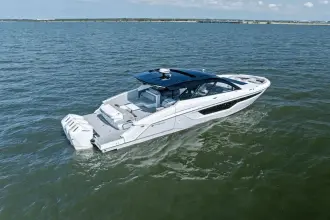 Thumbnail von Cruisers Yachts 50 GLS OB