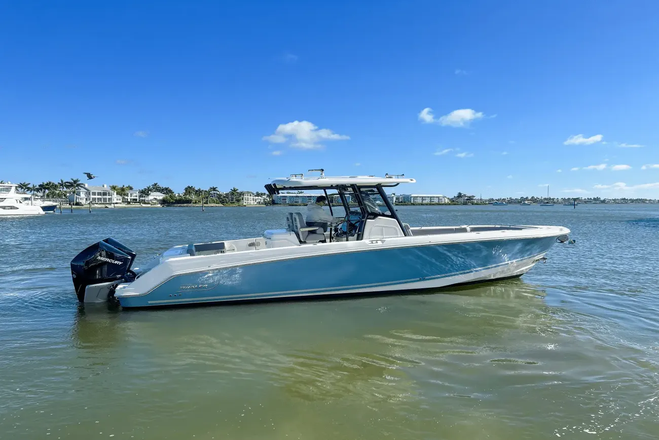 Thumbnail von Boston Whaler 330 Outrage