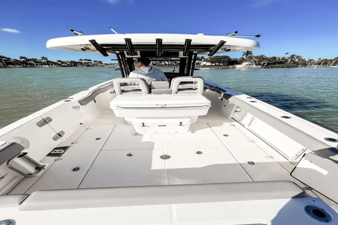 Thumbnail von Boston Whaler 330 Outrage