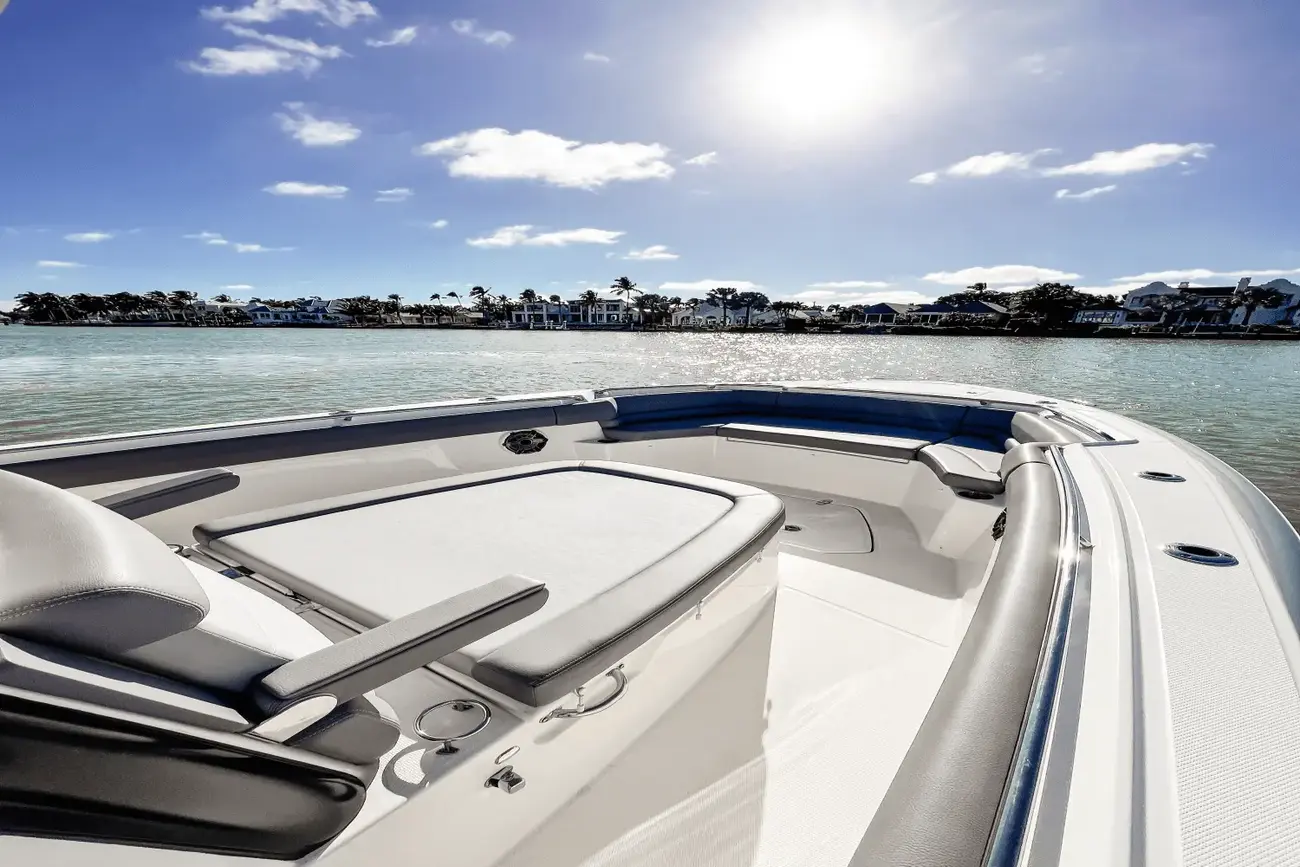 Thumbnail von Boston Whaler 330 Outrage