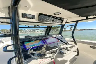 Thumbnail von Boston Whaler 330 Outrage