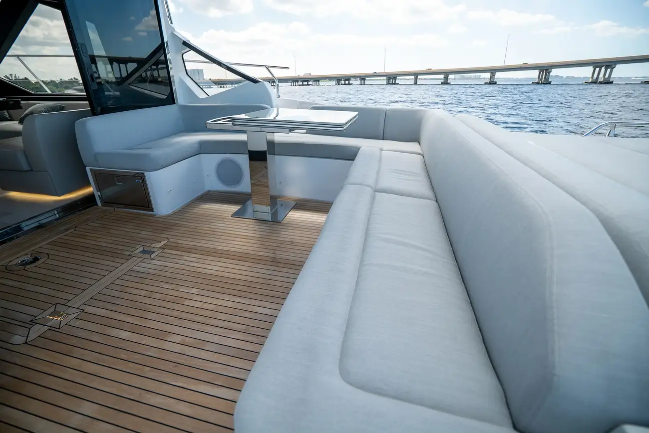 Thumbnail von Azimut S6