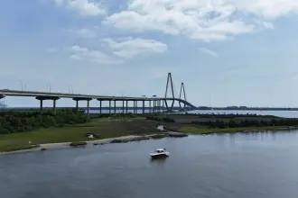 Thumbnail von Sea Ray 320 Sundancer Outboard