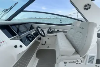 Thumbnail von Sea Ray 320 Sundancer Outboard