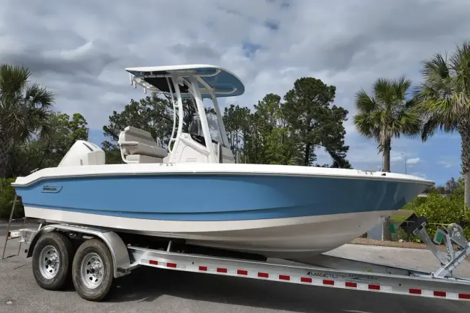 Boston Whaler 220 Dauntless
