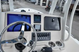 Thumbnail von Boston Whaler 220 Dauntless