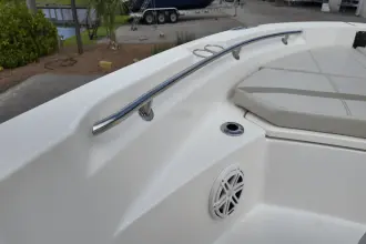 Thumbnail von Boston Whaler 220 Dauntless