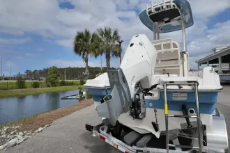 Thumbnail von Boston Whaler 220 Dauntless