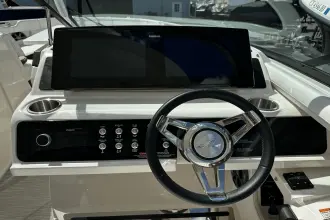 Thumbnail von Sea Ray SLX 310