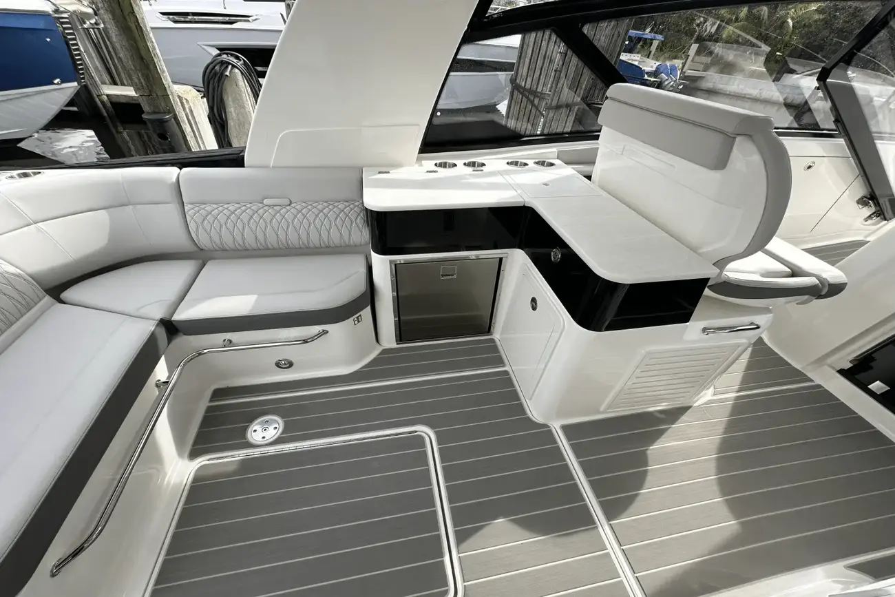 Thumbnail von Sea Ray 370 Sundancer