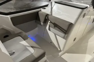 Thumbnail von Boston Whaler 210 Vantage