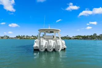 Thumbnail von Boston Whaler 350 Realm