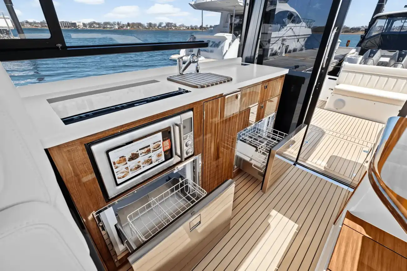 Thumbnail von MJM Yachts 42