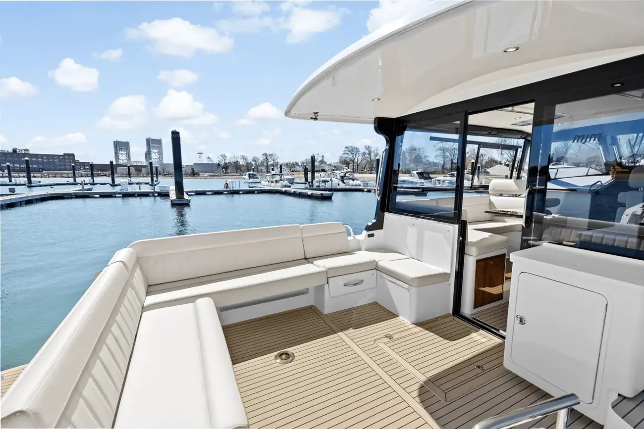 Thumbnail von MJM Yachts 42