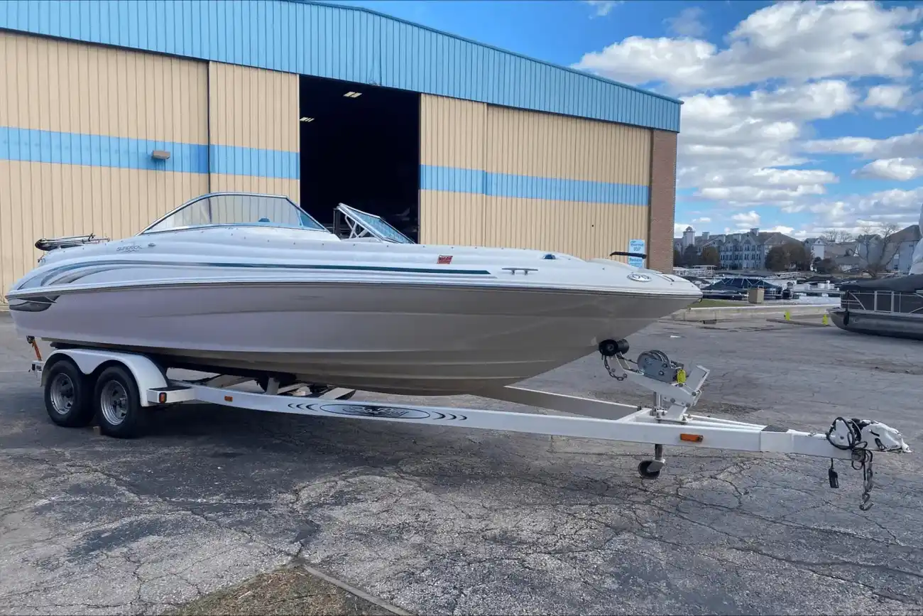 Sea Ray 210 Sundeck