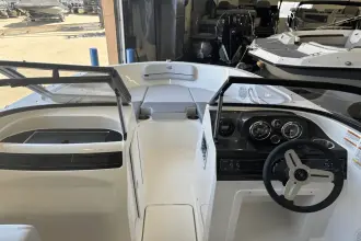 Thumbnail von Bayliner VR4