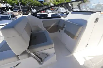 Thumbnail von Boston Whaler 210 Vantage