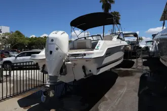 Thumbnail von Boston Whaler 210 Vantage