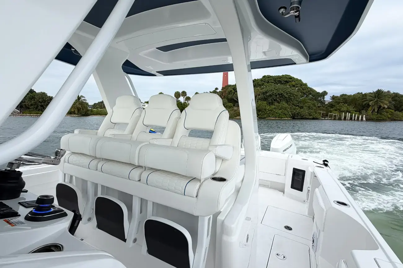 Thumbnail von Intrepid 41 Panacea