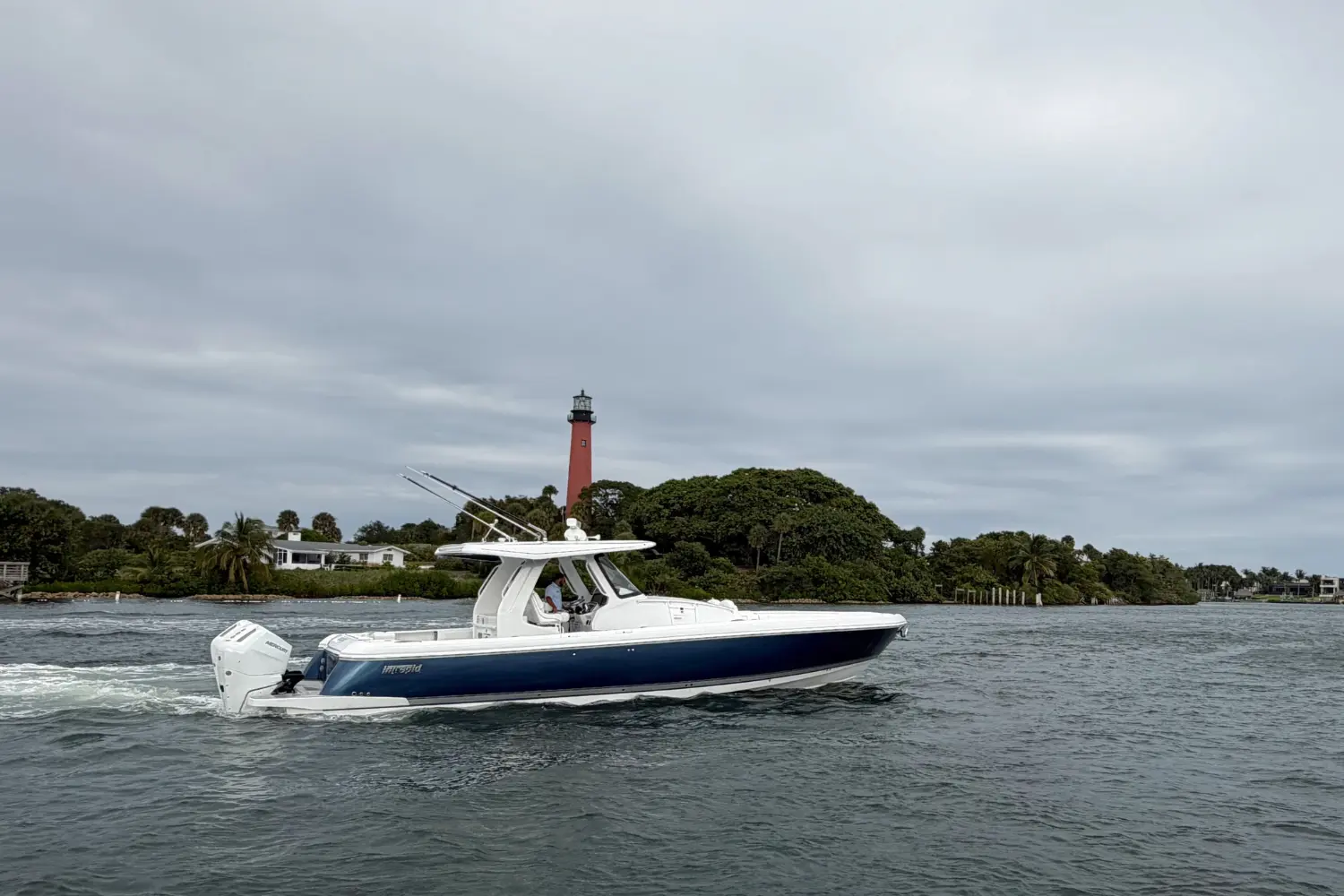 Thumbnail von Intrepid 41 Panacea