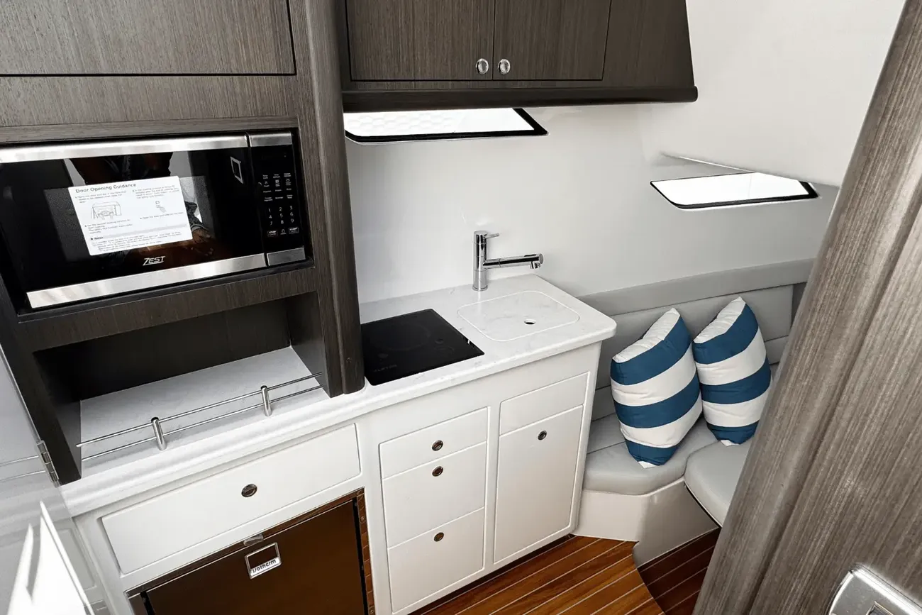 Thumbnail von Intrepid 41 Panacea