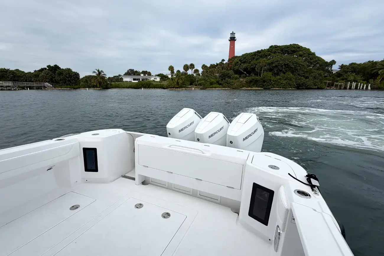 Thumbnail von Intrepid 41 Panacea