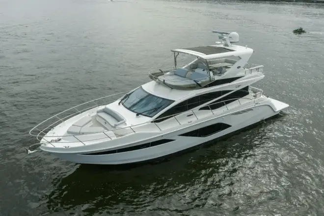 Sea Ray L550 Fly