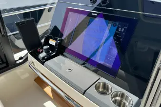 Thumbnail von Boston Whaler 405 Conquest