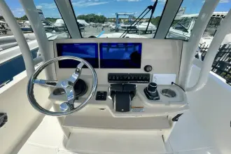 Thumbnail von Boston Whaler 280 Dauntless