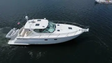 Thumbnail von Tiara Yachts 43 Sovran Keep'n it Reel