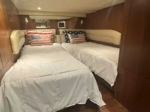 Thumbnail von Tiara Yachts 43 Sovran Keep'n it Reel