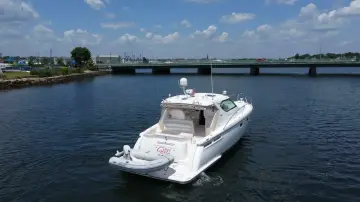 Thumbnail von Tiara Yachts 43 Sovran Keep'n it Reel