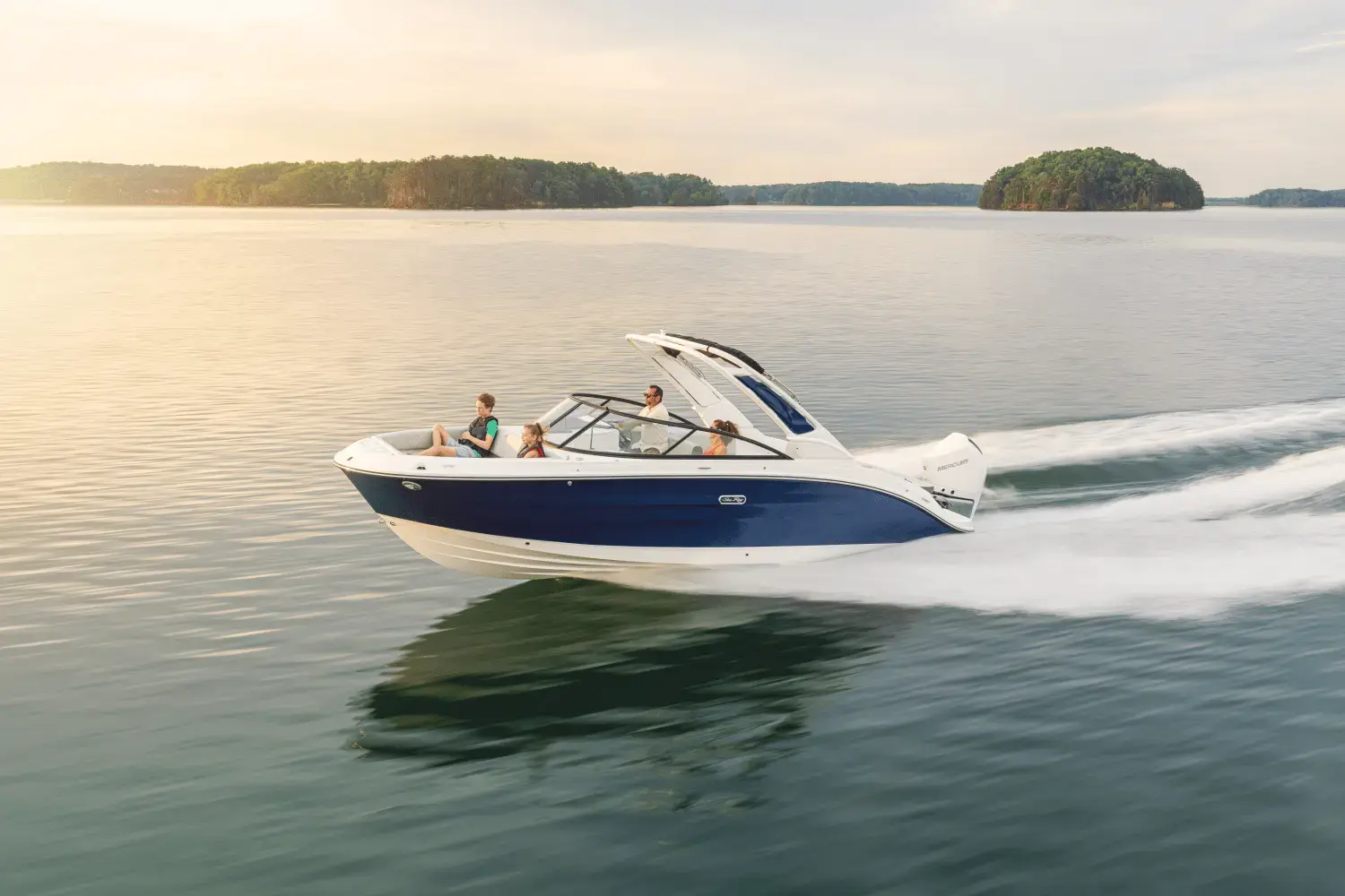 Sea Ray SDX 250 s motorem