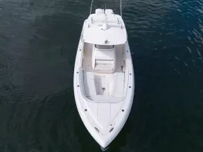 Thumbnail von Intrepid 327 CC Our Season