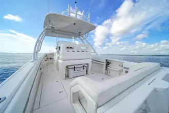 Thumbnail von Intrepid 327 CC Our Season