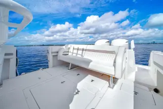 Thumbnail von Intrepid 327 CC Our Season