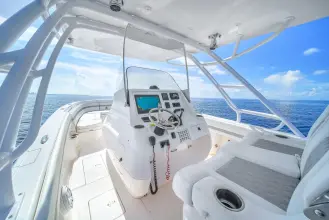 Thumbnail von Intrepid 327 CC Our Season