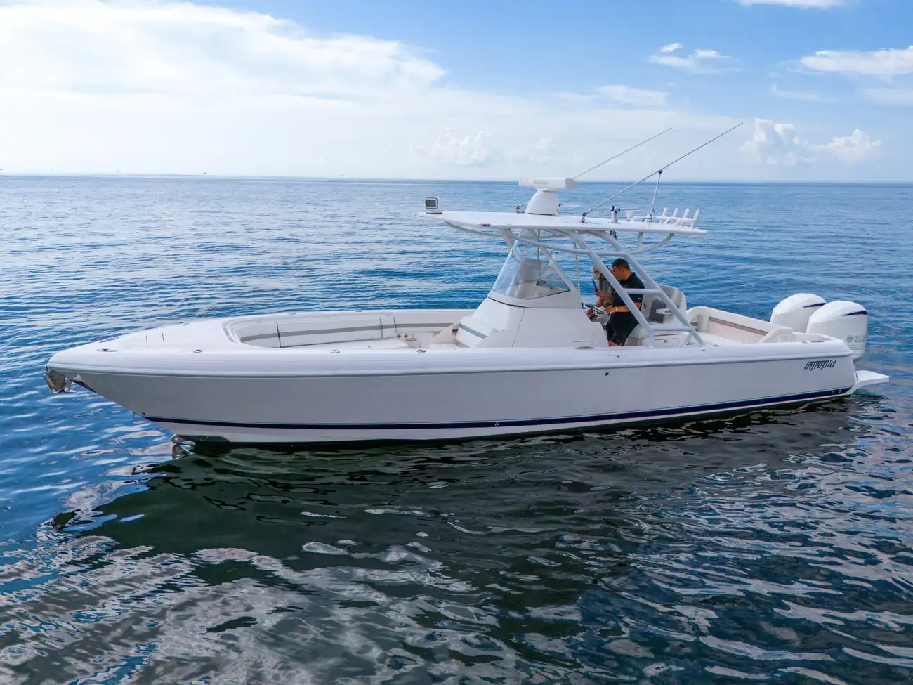 Thumbnail von Intrepid 327 CC Our Season