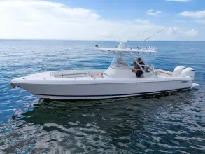 Thumbnail von Intrepid 327 CC Our Season